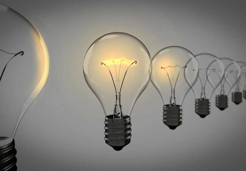 light-bulbs-1875384_1280